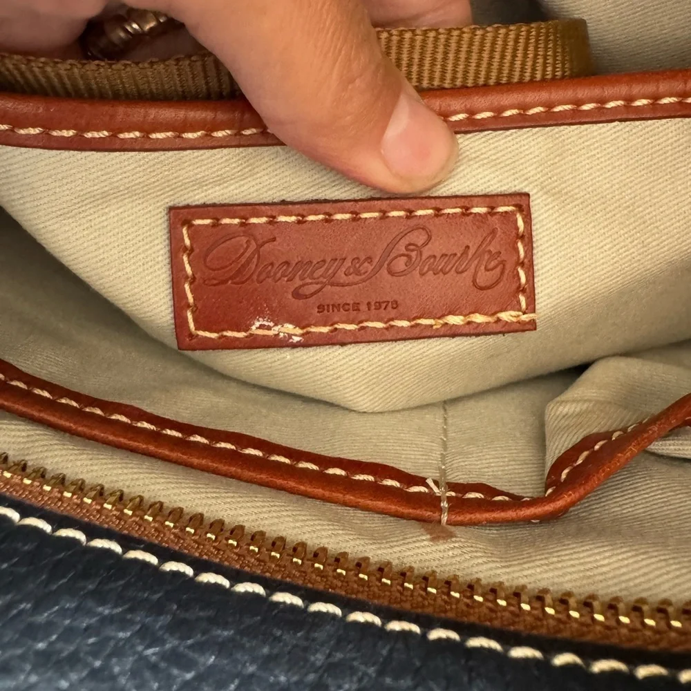 Dooney & Bourke Medium Lexington Shopper Women's Tote Black Pittsburgh Pirates - Picture 5 of 10